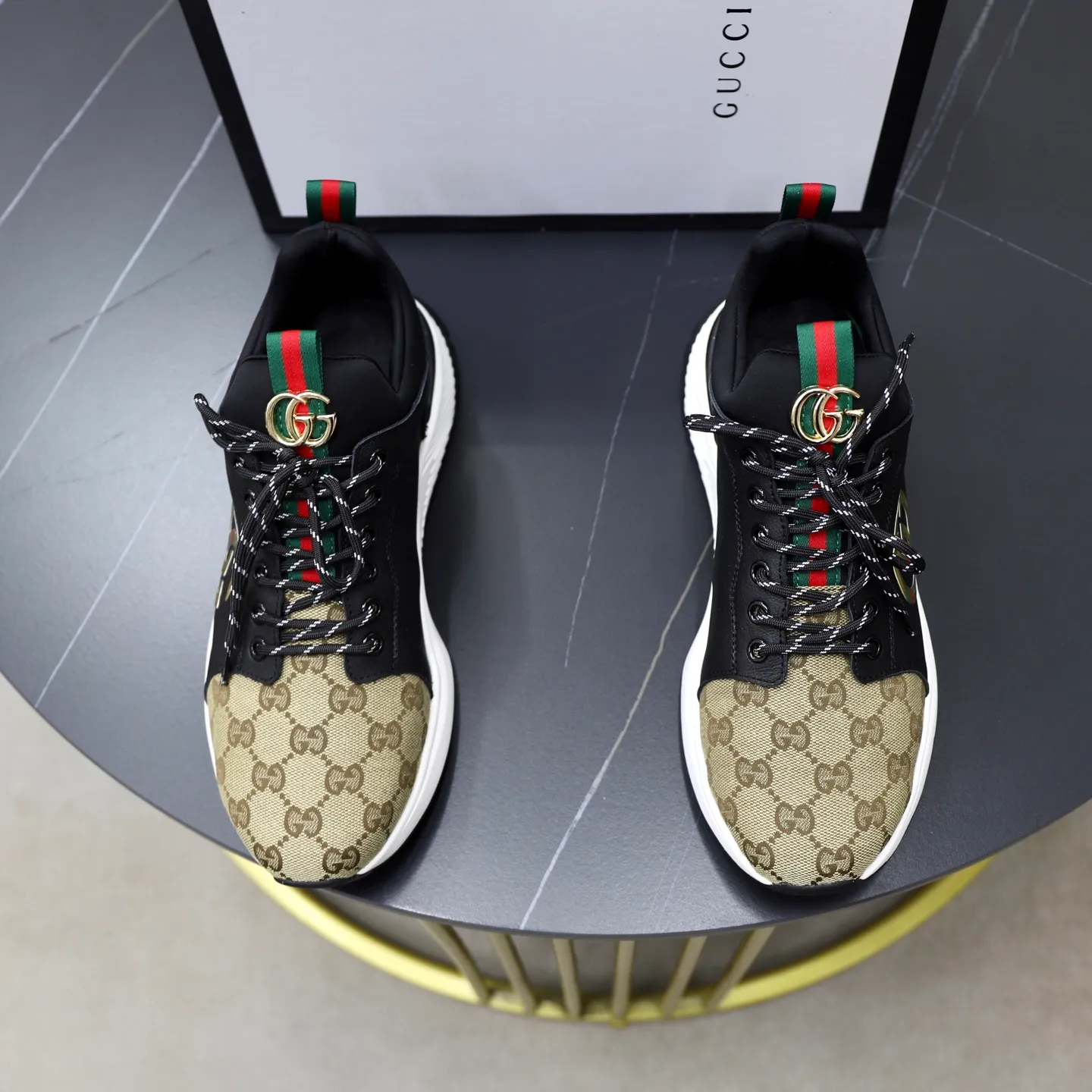 Ex-factory price: 462💰🙅‍♂️🙅‍♂️🙅‍♂️ Brand: GUCCI Standard code: 38-44 (45 customized) Grade: Same as the official website Material: Original material splicing Comfortable and breathable lining Lightweight and wear-resistant sports outsole Style category: Men's fashionable casual shoes Running sneakers Distinguished luxury brand elements Top luxury Color: actual picture color
